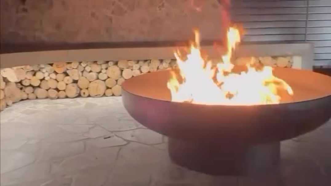 ⁣Large Fire Pits